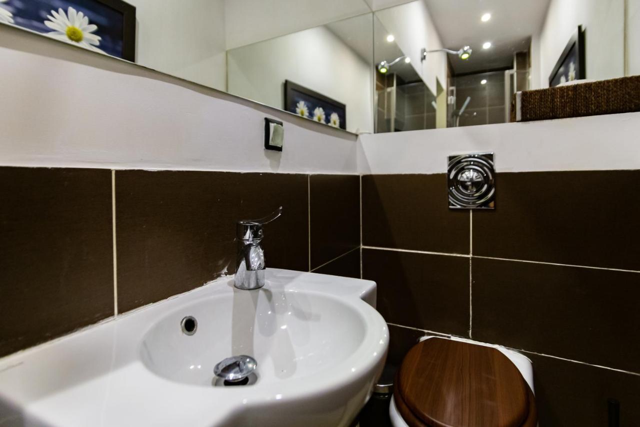 Lilly Apartment Main Train Station Old Town By The Castle Suites Krakow Cracóvia Exterior foto