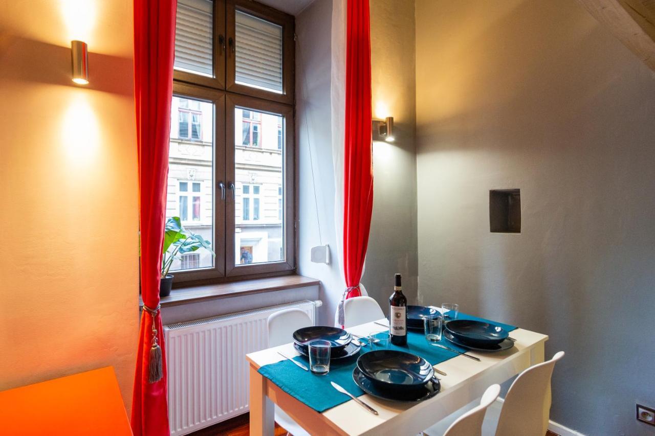 Lilly Apartment Main Train Station Old Town By The Castle Suites Krakow Cracóvia Exterior foto