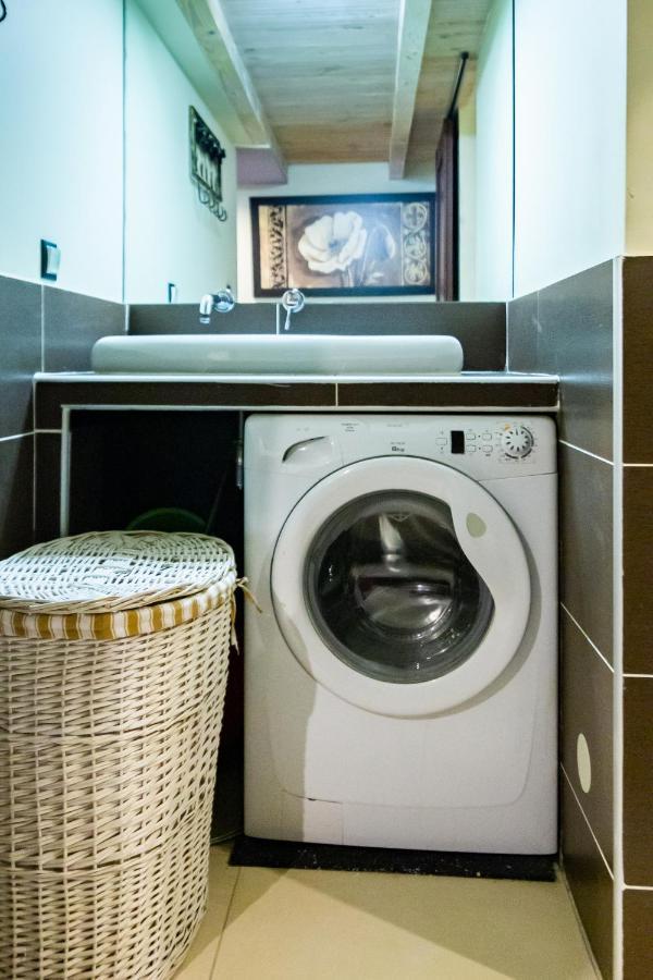 Lilly Apartment Main Train Station Old Town By The Castle Suites Krakow Cracóvia Exterior foto